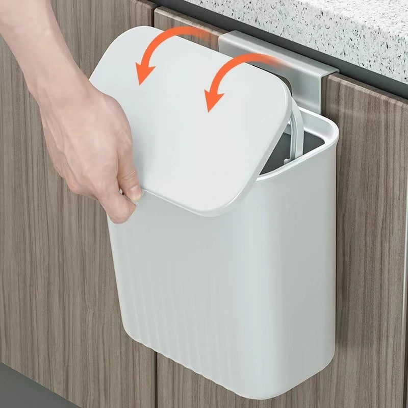 Cubo de basura colgante con tapa Cocina de gran capacidad Reciclaje de basura Cesta de basura Gabinete Puerta Baño Cubo de basura montado en la pared Cubo de basura